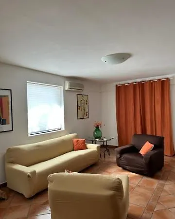 Villa Mariangela Guidaloca *
